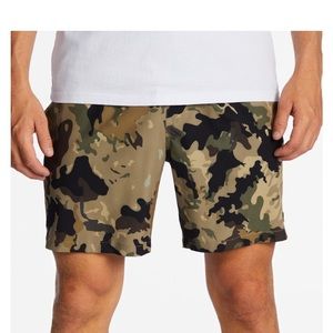 Billabong Adv Div Camo Shorts size S